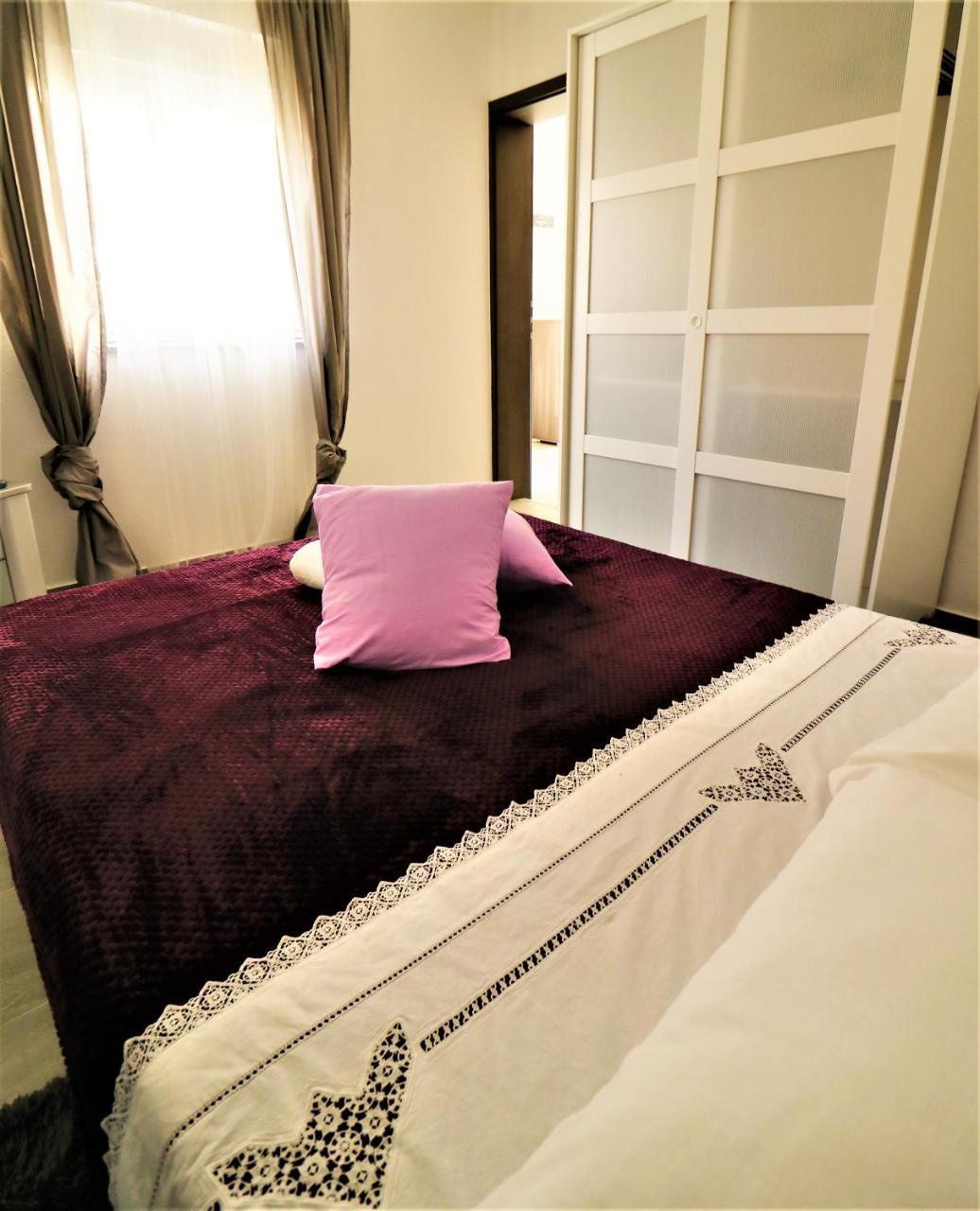 Apartmani Pablo Pag Town Buitenkant foto
